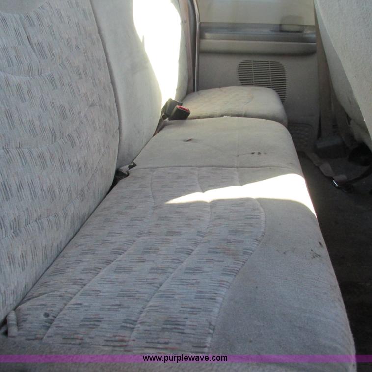 image for item L5314 2000 Ford F250 Super Duty XLT SuperCab pickup truck