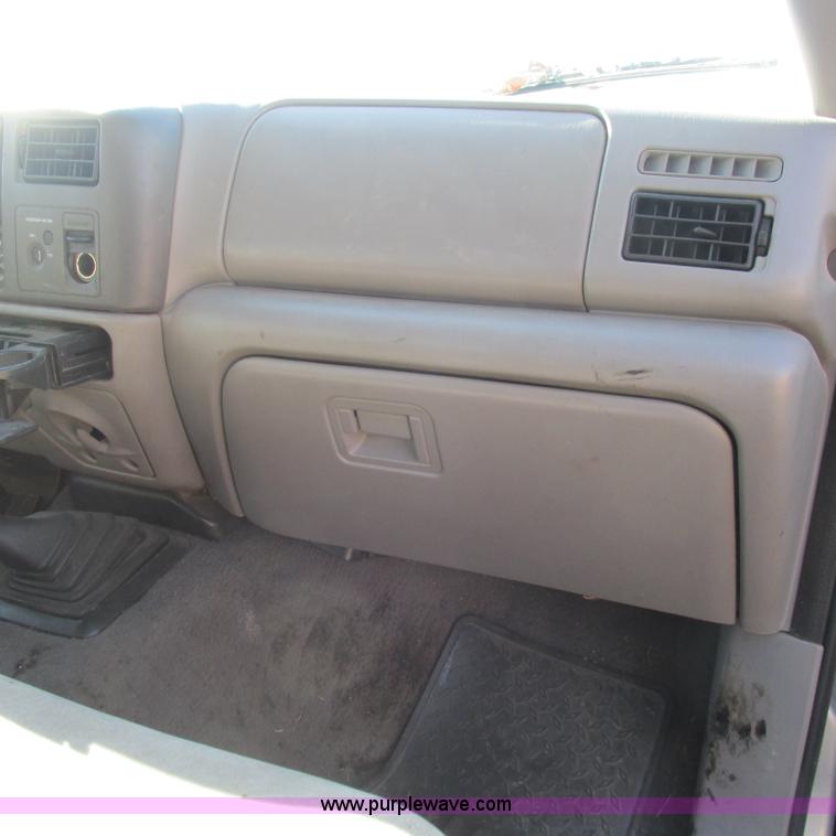 image for item L5314 2000 Ford F250 Super Duty XLT SuperCab pickup truck