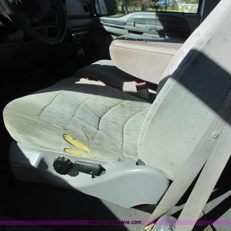 image for item L5314 2000 Ford F250 Super Duty XLT SuperCab pickup truck