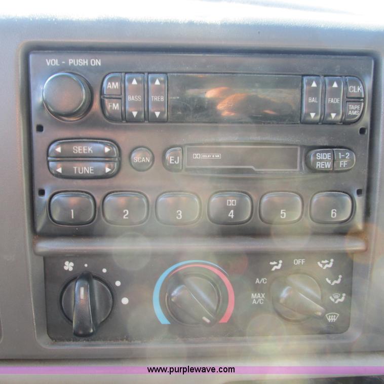 image for item L5314 2000 Ford F250 Super Duty XLT SuperCab pickup truck