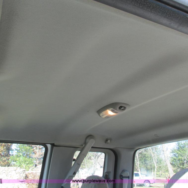 image for item L5314 2000 Ford F250 Super Duty XLT SuperCab pickup truck