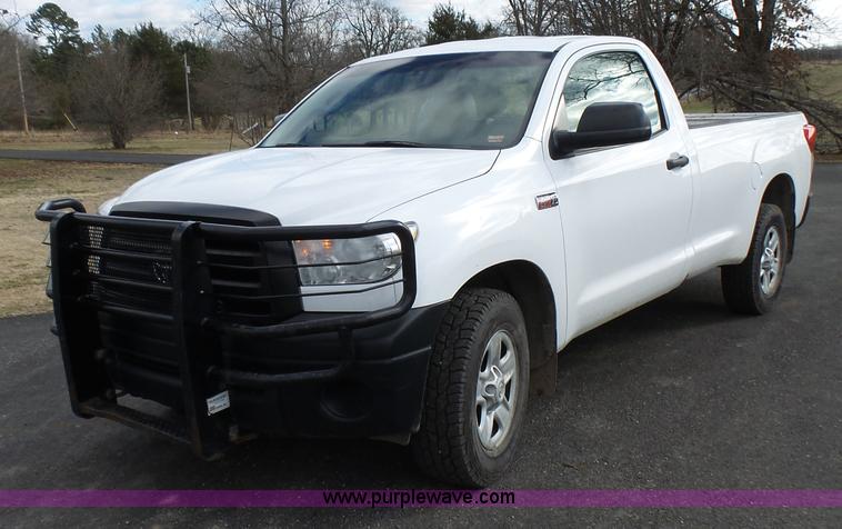 image for item L5403 2010 Toyota Tundra pickup truck