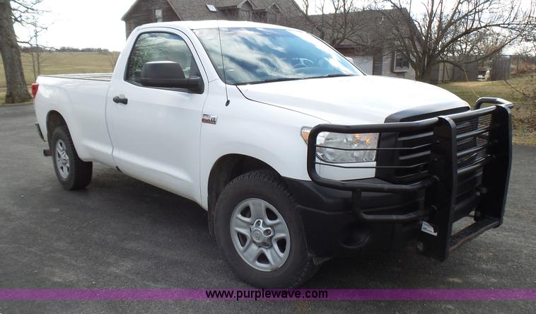 image for item L5403 2010 Toyota Tundra pickup truck