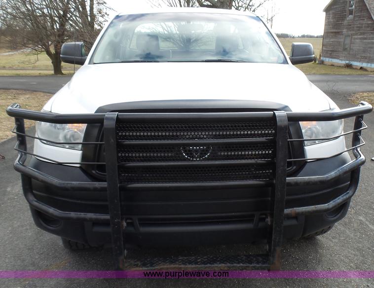 image for item L5403 2010 Toyota Tundra pickup truck