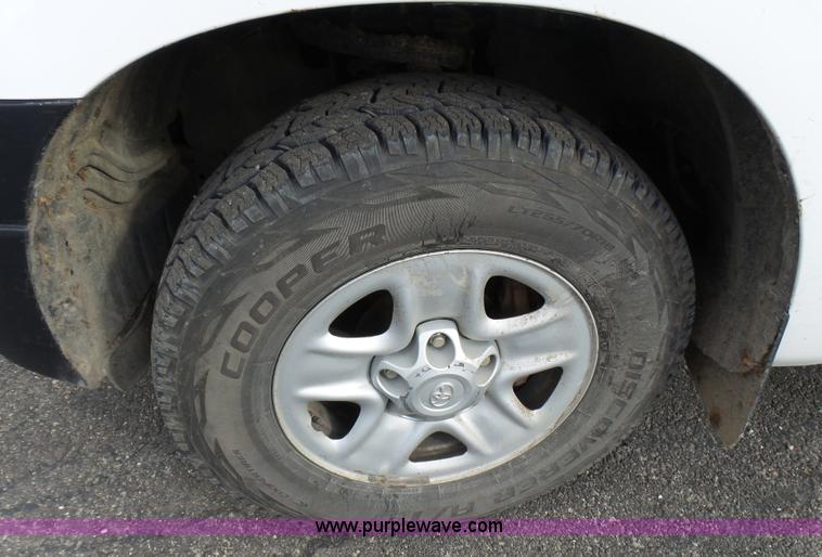 image for item L5403 2010 Toyota Tundra pickup truck