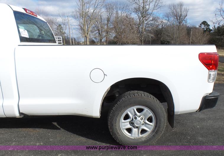 image for item L5403 2010 Toyota Tundra pickup truck