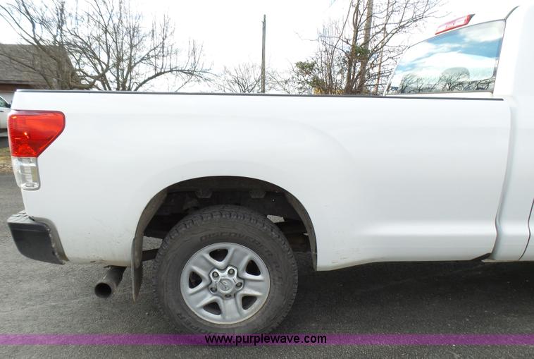 image for item L5403 2010 Toyota Tundra pickup truck