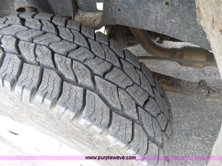 image for item L5403 2010 Toyota Tundra pickup truck