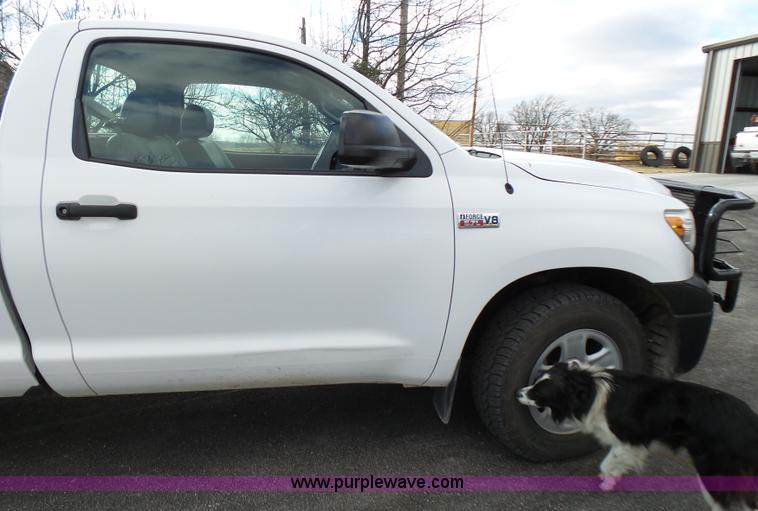 image for item L5403 2010 Toyota Tundra pickup truck