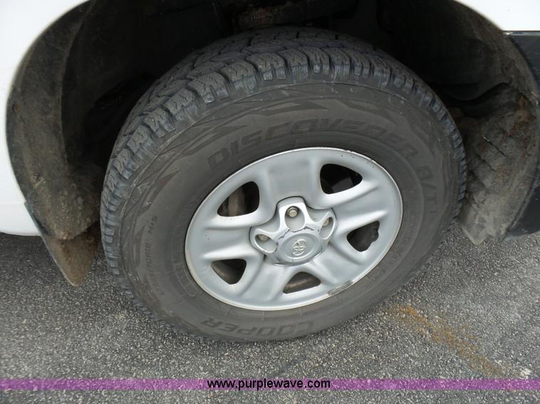 image for item L5403 2010 Toyota Tundra pickup truck