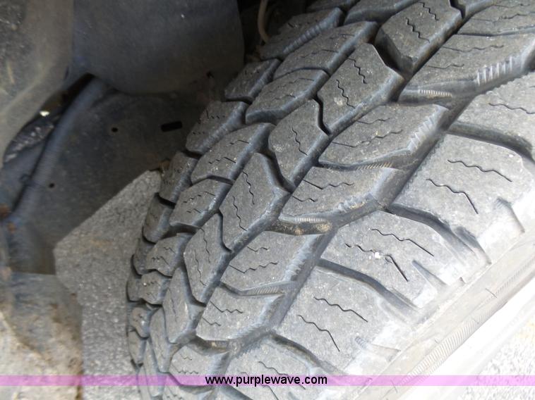 image for item L5403 2010 Toyota Tundra pickup truck