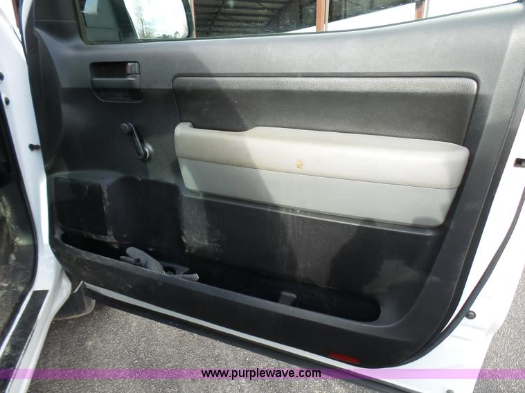 image for item L5403 2010 Toyota Tundra pickup truck