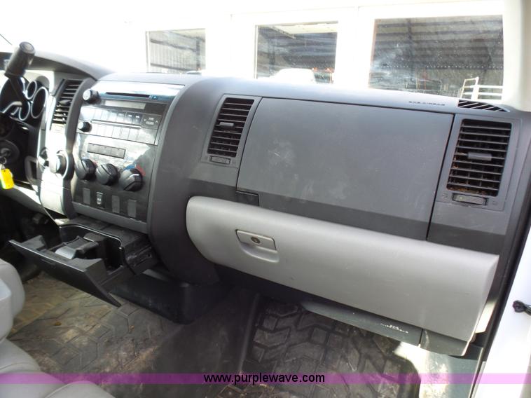 image for item L5403 2010 Toyota Tundra pickup truck