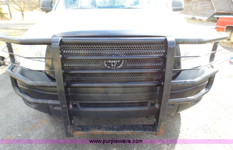image for item L5403 2010 Toyota Tundra pickup truck