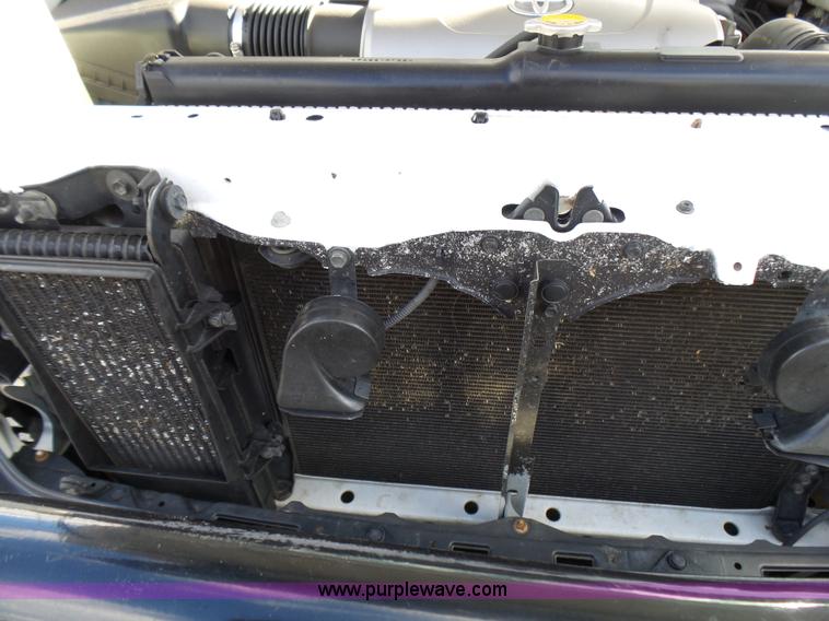 image for item L5403 2010 Toyota Tundra pickup truck