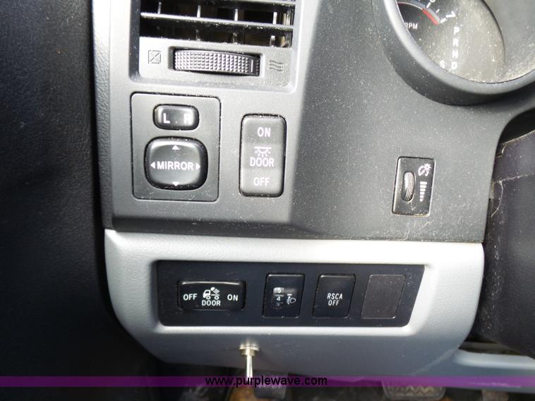 image for item L5403 2010 Toyota Tundra pickup truck