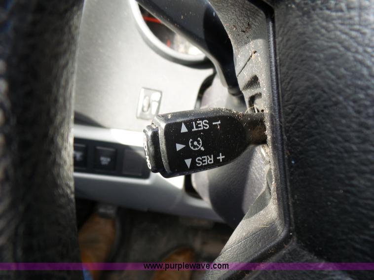 image for item L5403 2010 Toyota Tundra pickup truck