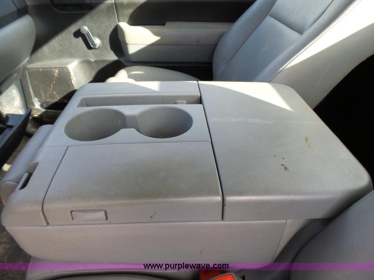 image for item L5403 2010 Toyota Tundra pickup truck