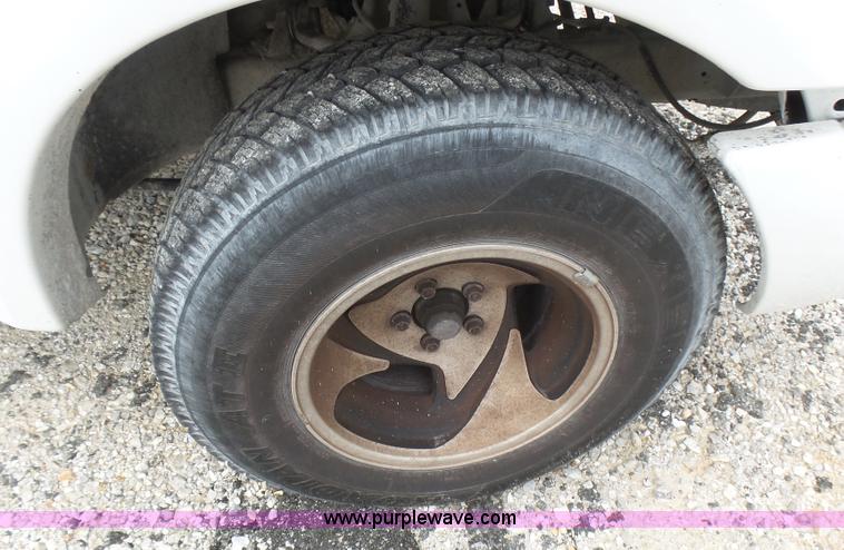 image for item L5429 2003 Ford Ranger pickup truck