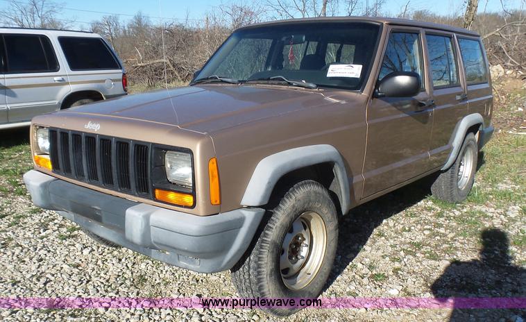 image for item L5452 1999 Jeep Cherokee SE SUV