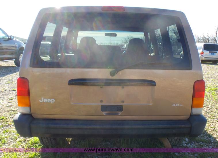 image for item L5452 1999 Jeep Cherokee SE SUV