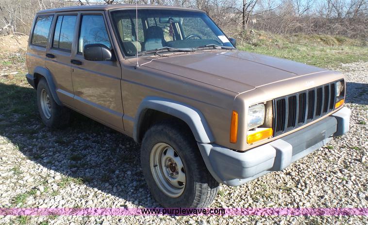 image for item L5452 1999 Jeep Cherokee SE SUV