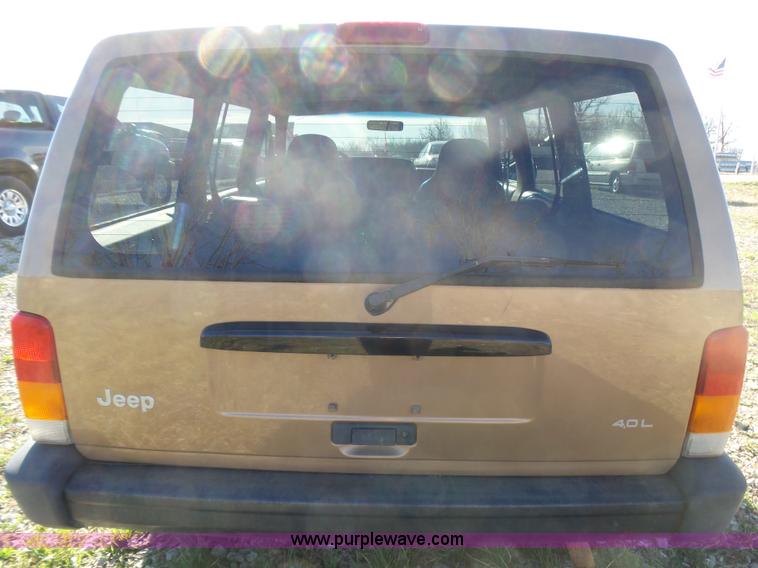 image for item L5452 1999 Jeep Cherokee SE SUV