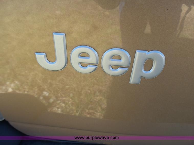 image for item L5452 1999 Jeep Cherokee SE SUV