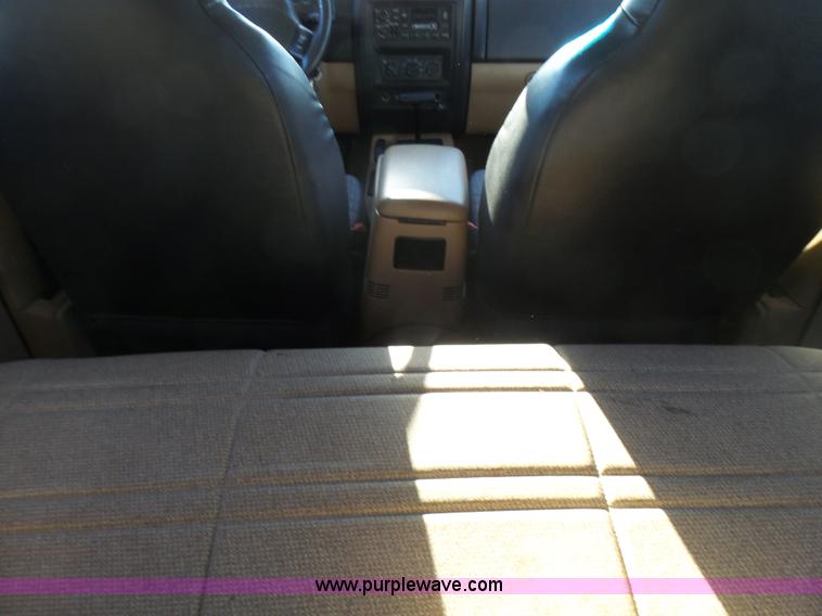 image for item L5452 1999 Jeep Cherokee SE SUV