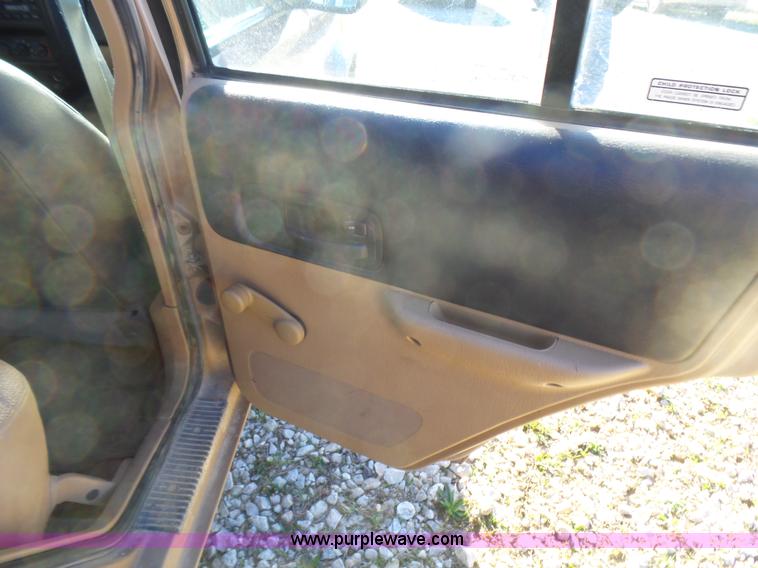 image for item L5452 1999 Jeep Cherokee SE SUV