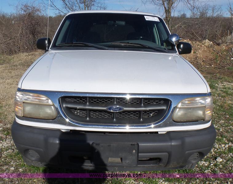 image for item L5453 2000 Ford Explorer XL SUV