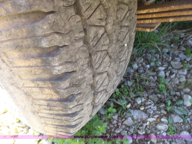 image for item L5453 2000 Ford Explorer XL SUV