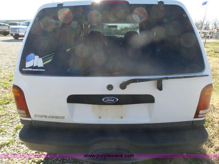 image for item L5453 2000 Ford Explorer XL SUV