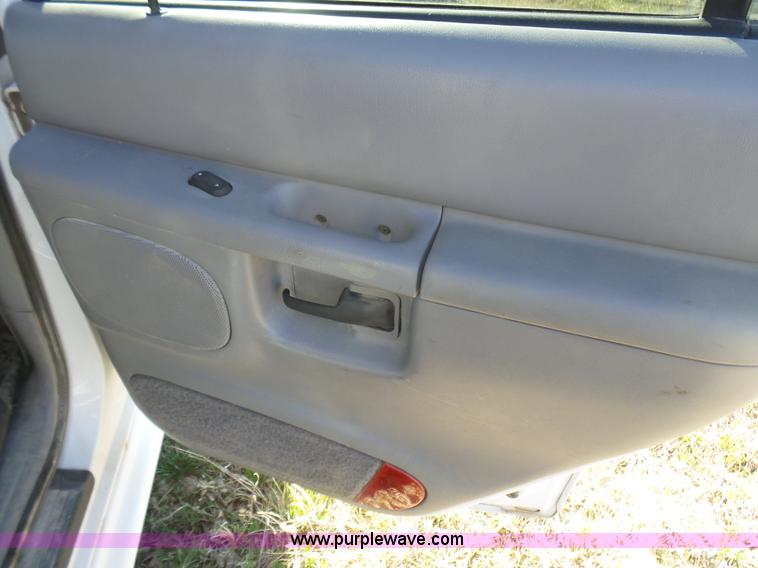 image for item L5453 2000 Ford Explorer XL SUV