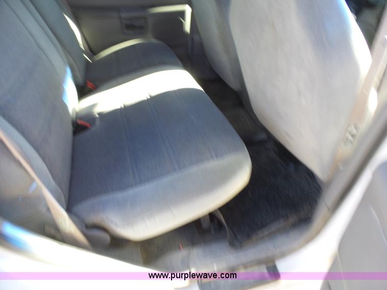 image for item L5453 2000 Ford Explorer XL SUV