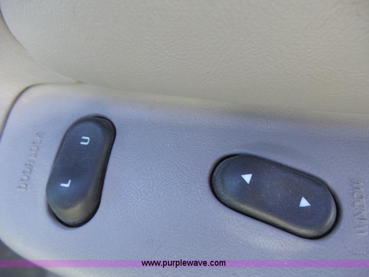 image for item L5453 2000 Ford Explorer XL SUV