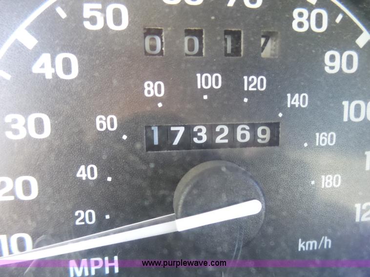 image for item L5453 2000 Ford Explorer XL SUV