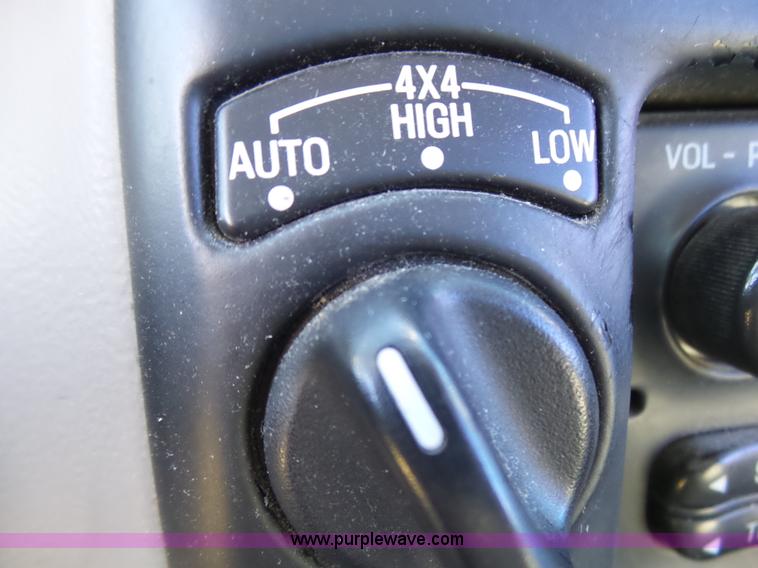 image for item L5453 2000 Ford Explorer XL SUV