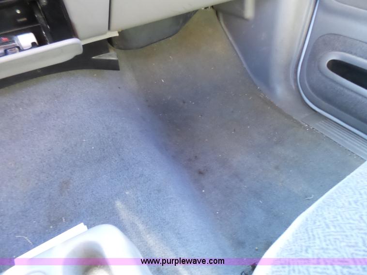 image for item L5453 2000 Ford Explorer XL SUV