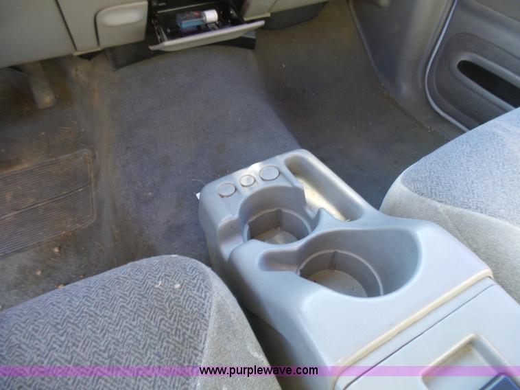 image for item L5453 2000 Ford Explorer XL SUV