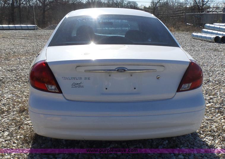 image for item L5454 2000 Ford Taurus SE
