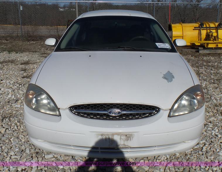 image for item L5454 2000 Ford Taurus SE