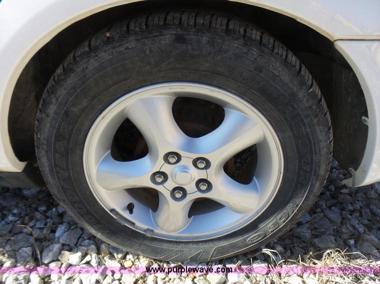 image for item L5454 2000 Ford Taurus SE