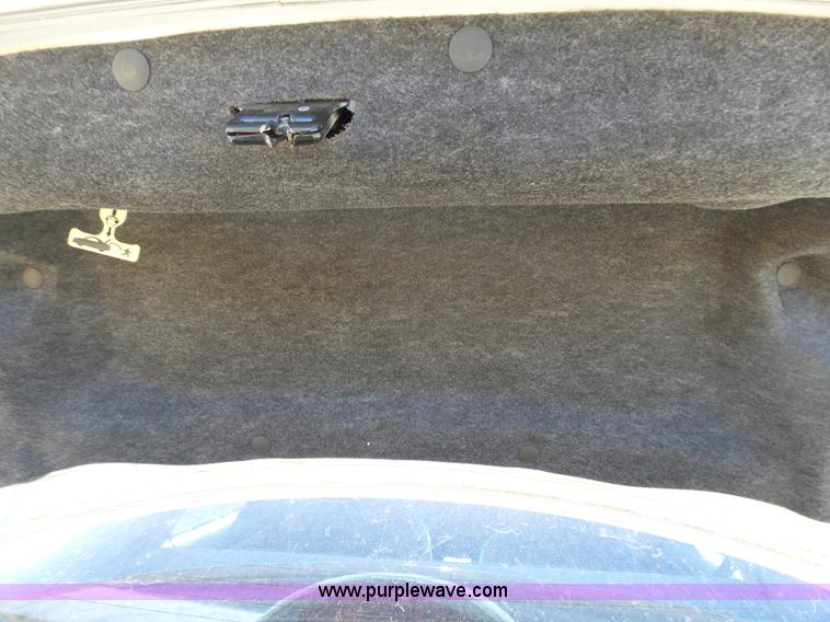 image for item L5454 2000 Ford Taurus SE