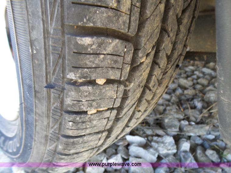 image for item L5454 2000 Ford Taurus SE