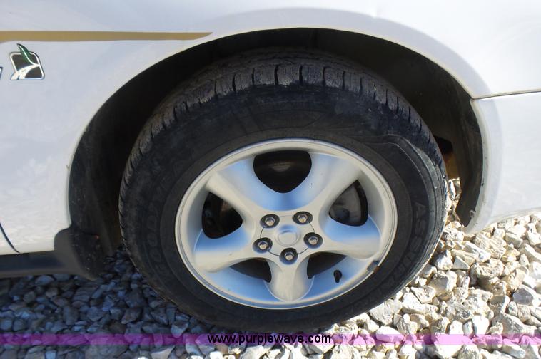 image for item L5454 2000 Ford Taurus SE