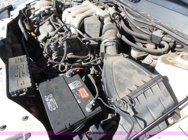 image for item L5454 2000 Ford Taurus SE