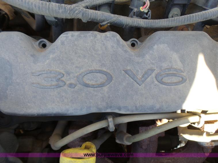 image for item L5454 2000 Ford Taurus SE