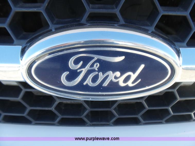 image for item L5454 2000 Ford Taurus SE