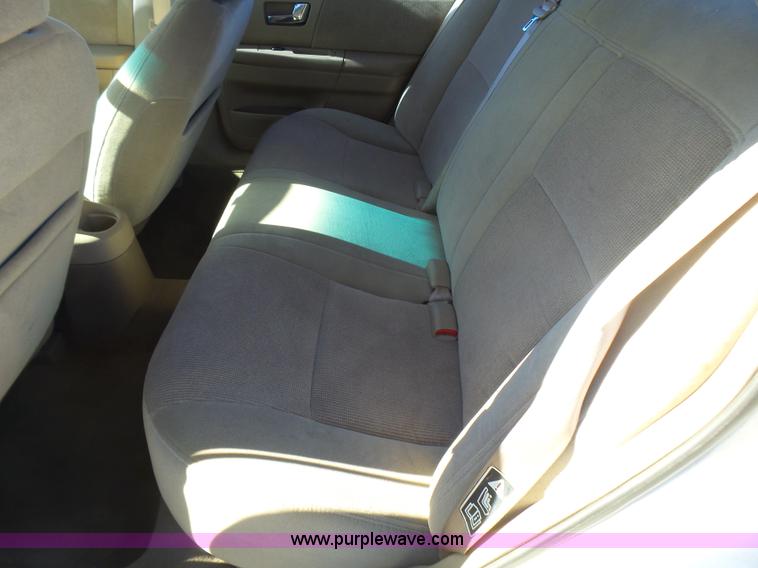 image for item L5454 2000 Ford Taurus SE